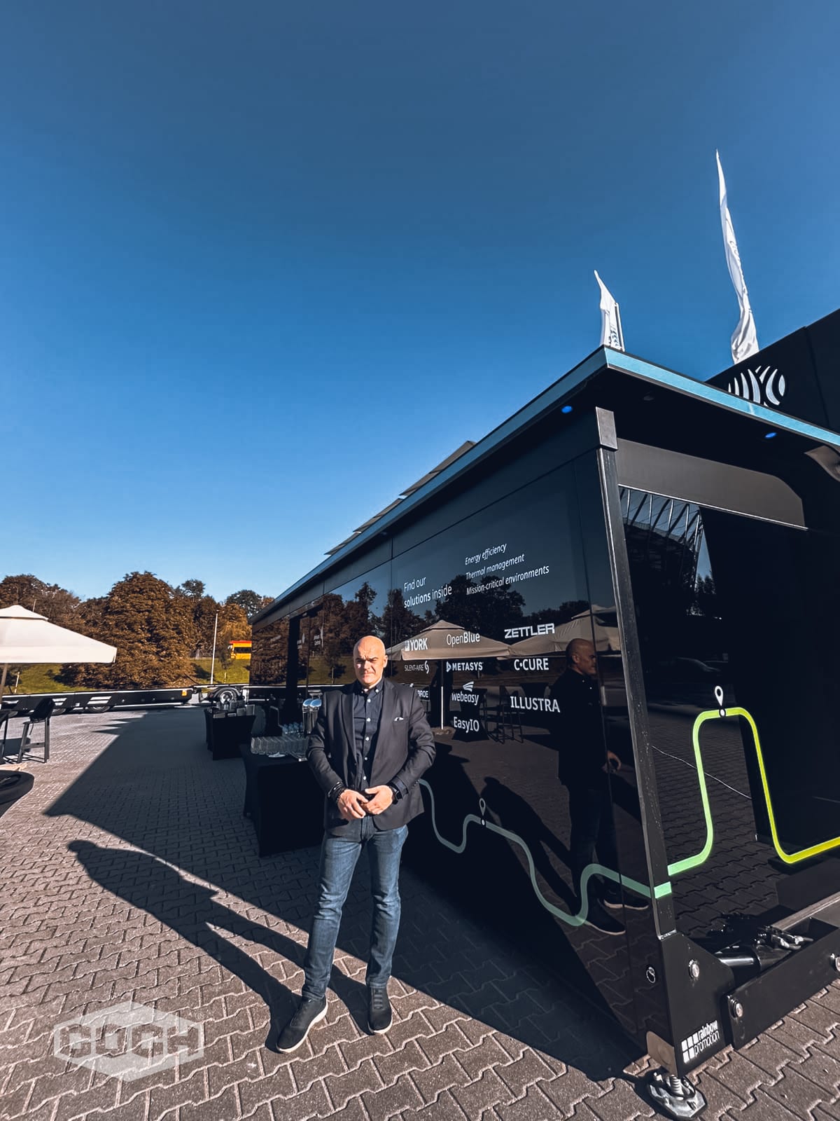 Mobilne studio Johnson Controls z rozwiązaniami YORK, Metasys i OpenBlue